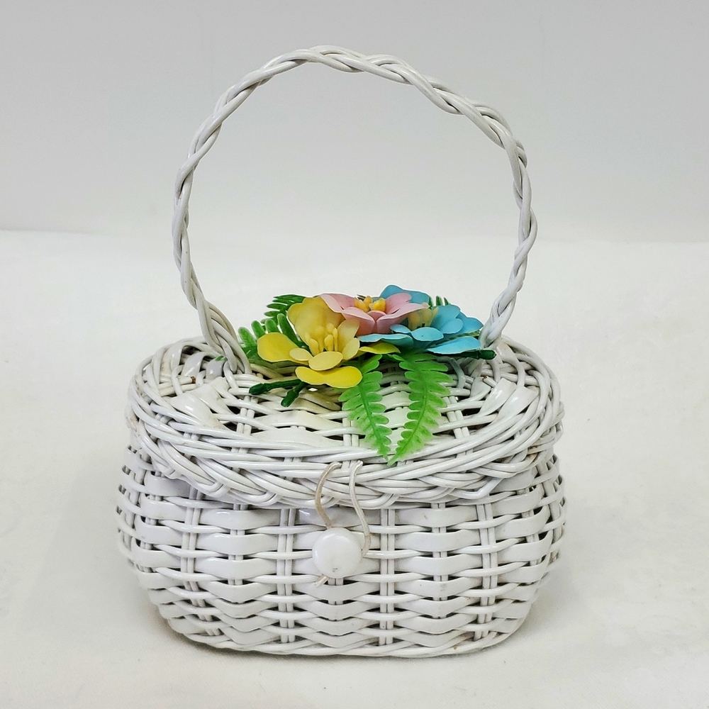 - Vintage child’s size white wicker style spring handbag with spring flowe…